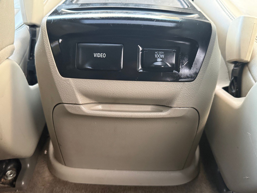 2017 Toyota Sienna Image 52