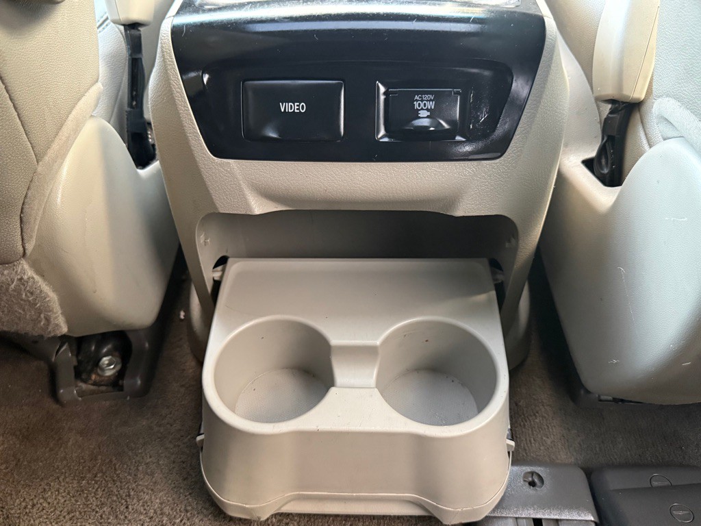 2017 Toyota Sienna Image 53