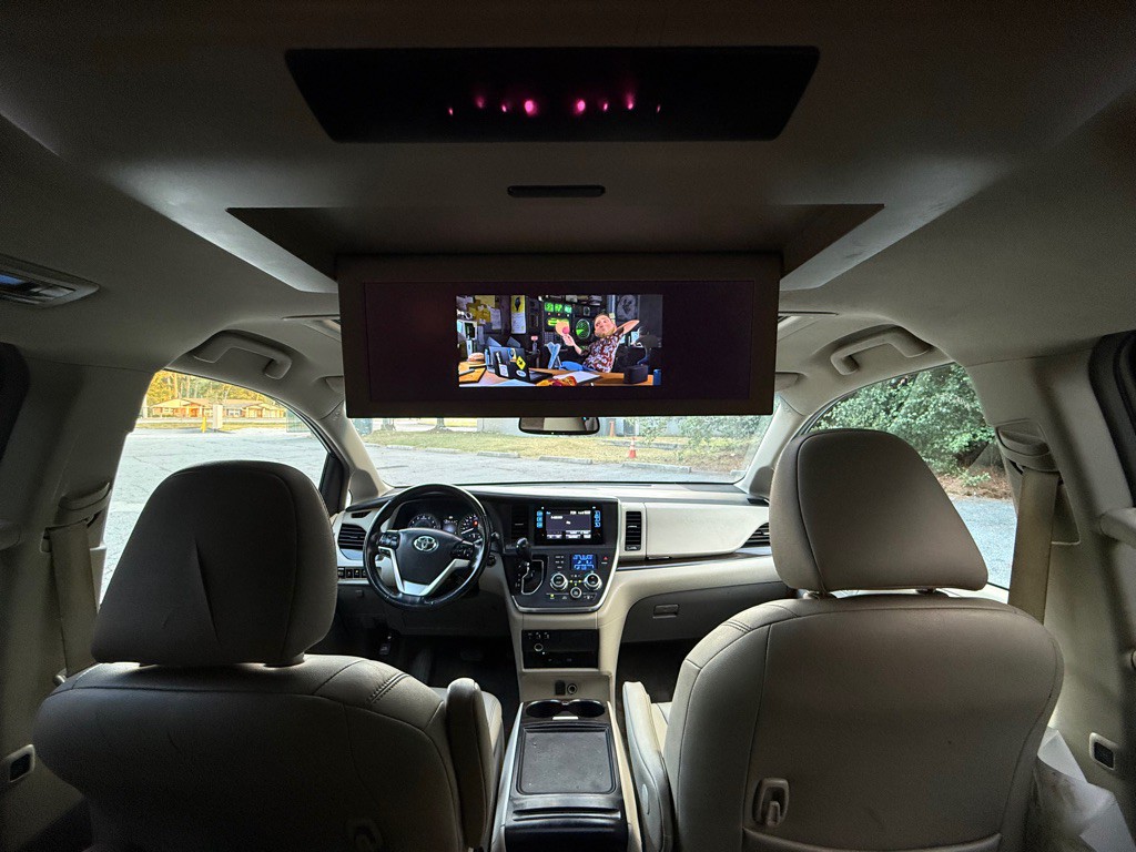 2017 Toyota Sienna Image 54