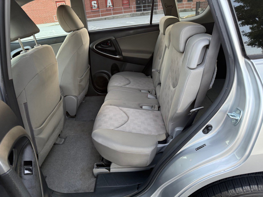 2011 Toyota Rav4 Image 12
