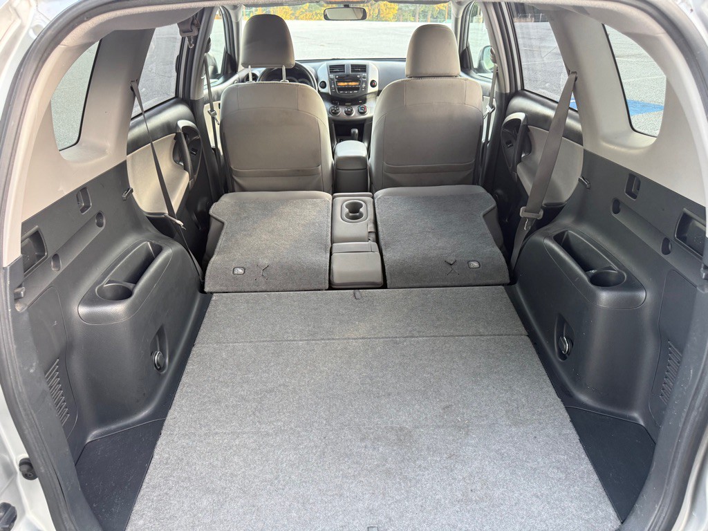 2011 Toyota Rav4 Image 16