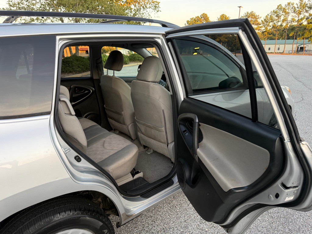 2011 Toyota Rav4 Image 18