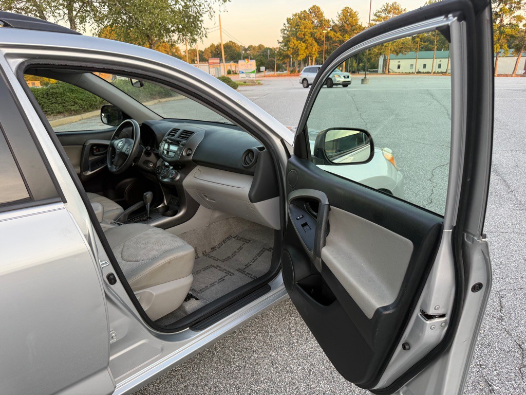 2011 Toyota Rav4 Image 21