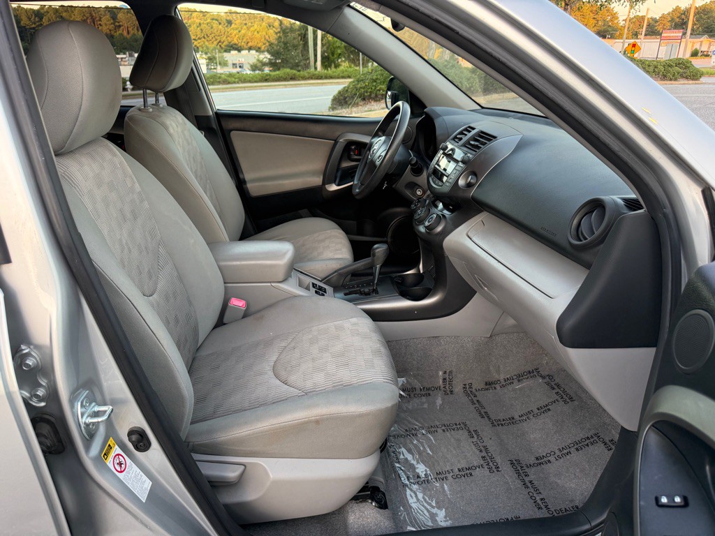 2011 Toyota Rav4 Image 22