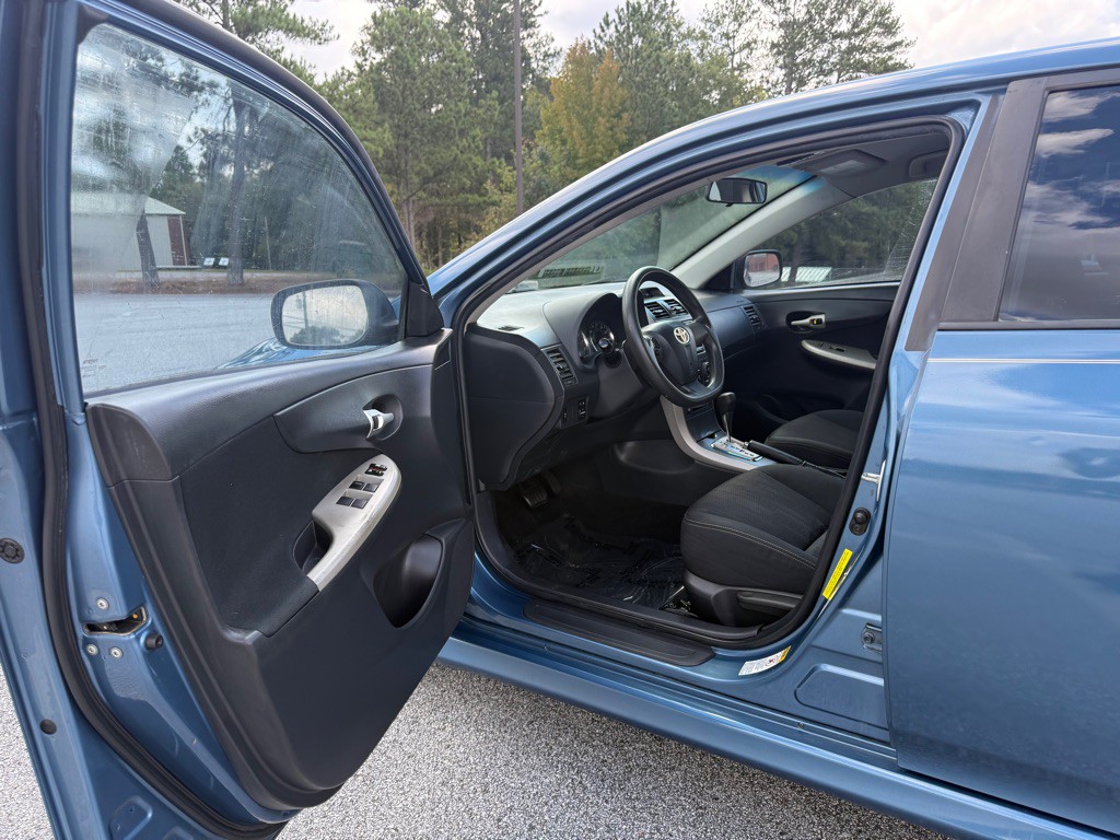 2012 Toyota Corolla Image 10