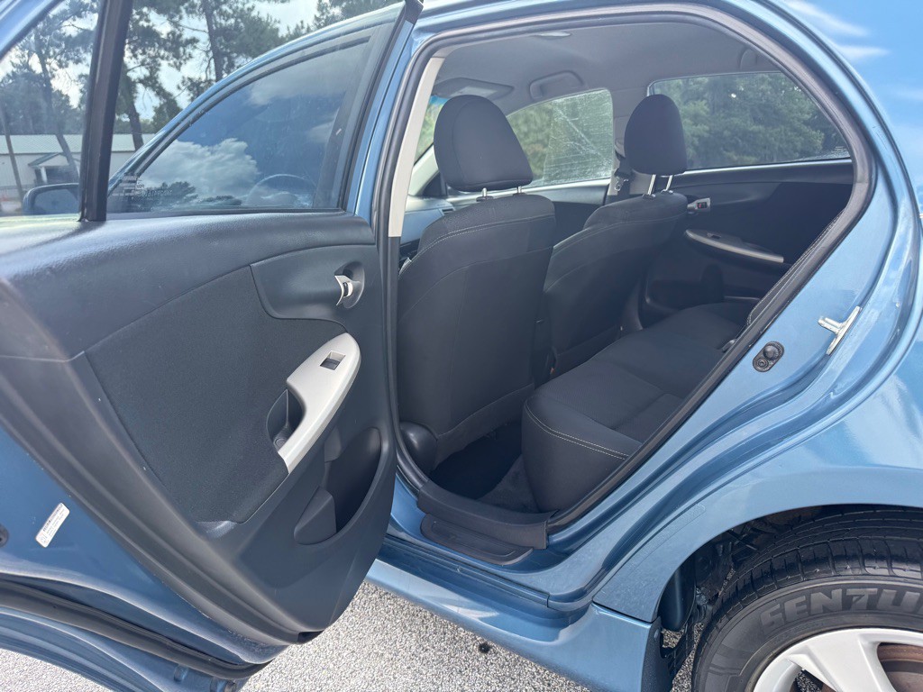 2012 Toyota Corolla Image 12