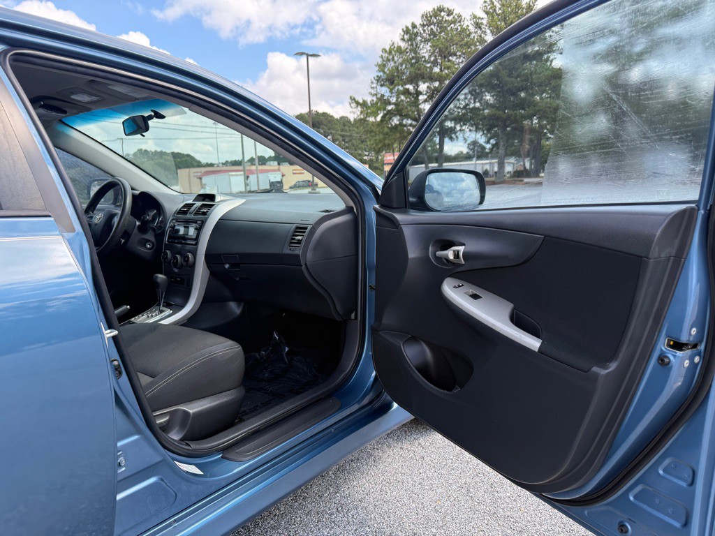 2012 Toyota Corolla Image 18