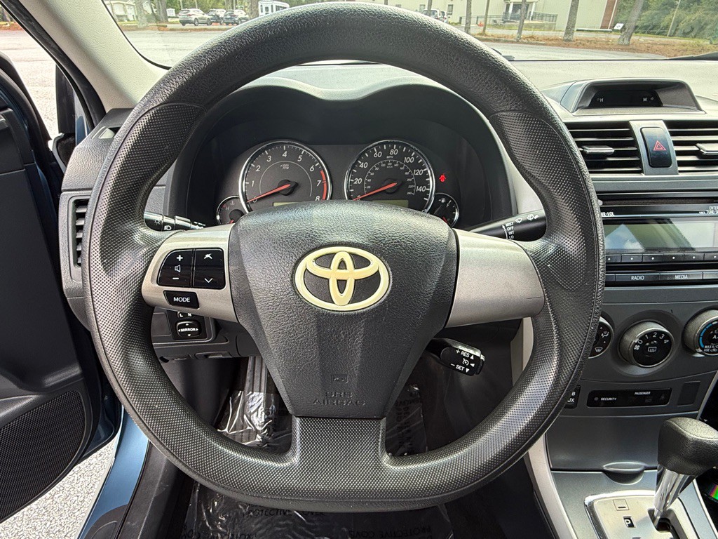 2012 Toyota Corolla Image 28