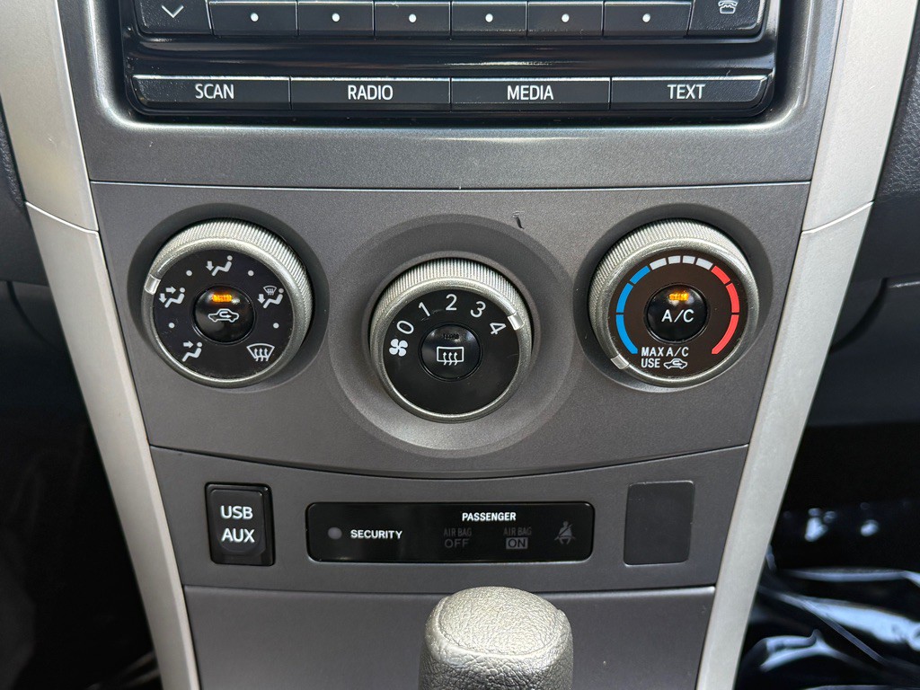 2012 Toyota Corolla Image 37
