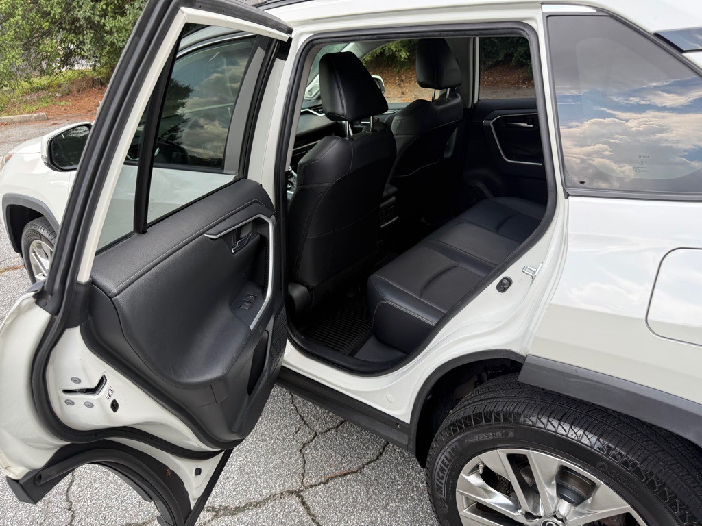 2019 Toyota Rav4 Image 11