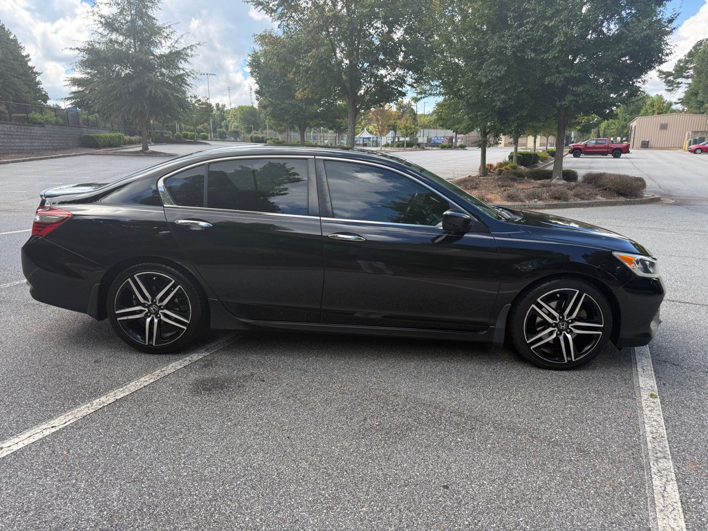 2017 Honda Accord Image 10