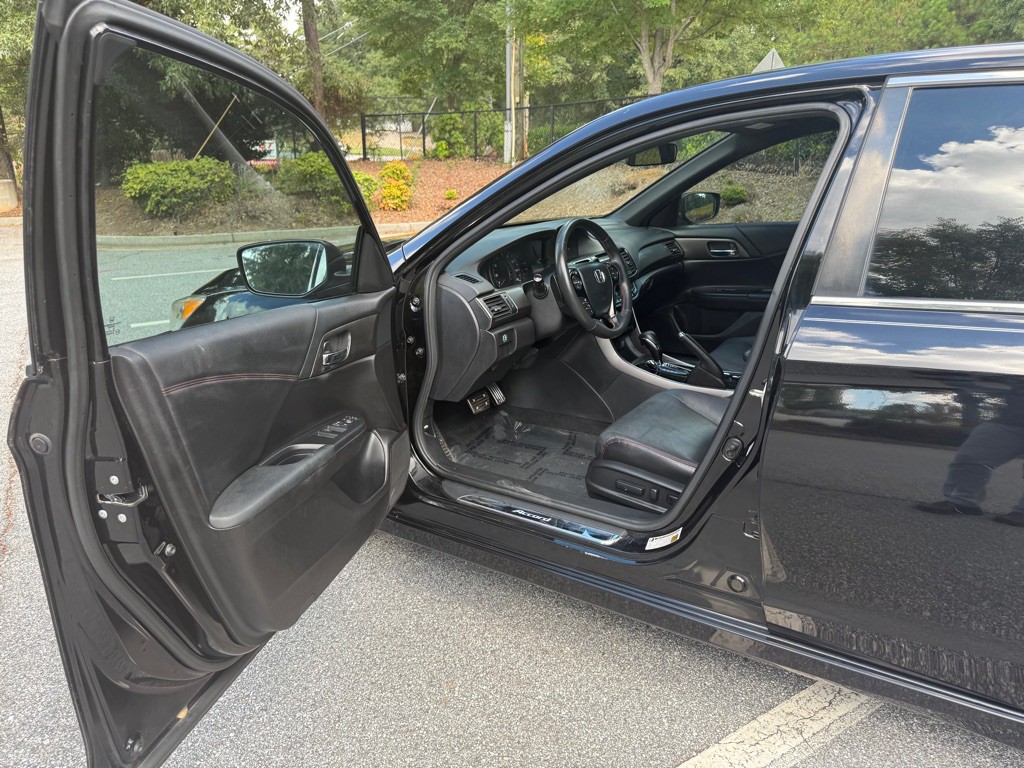 2017 Honda Accord Image 11