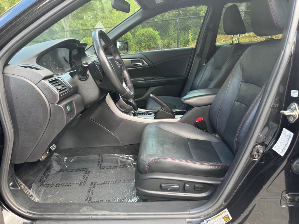 2017 Honda Accord Image 12