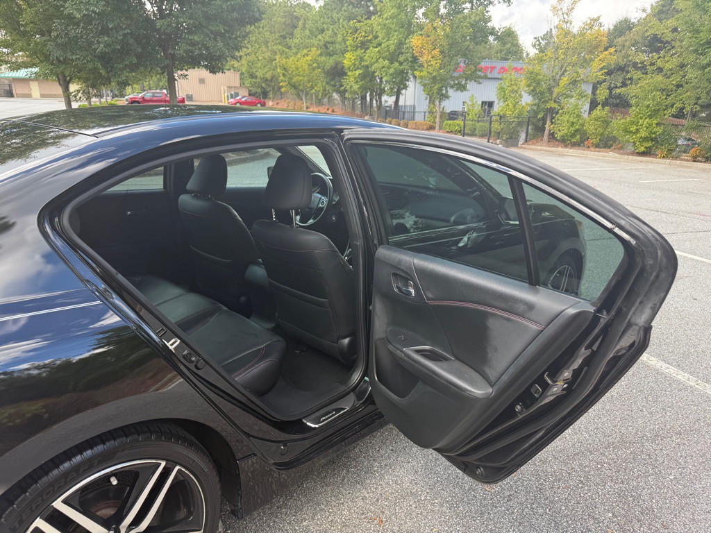 2017 Honda Accord Image 18
