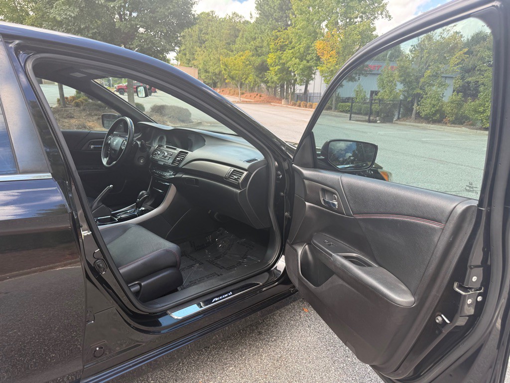 2017 Honda Accord Image 20