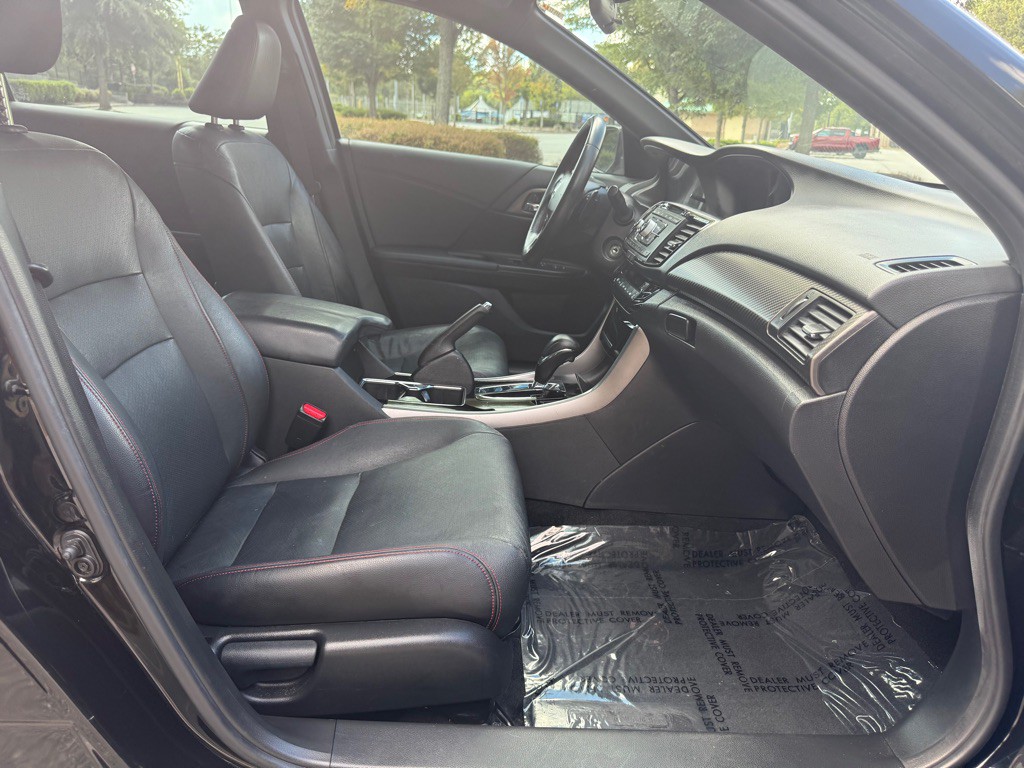 2017 Honda Accord Image 21