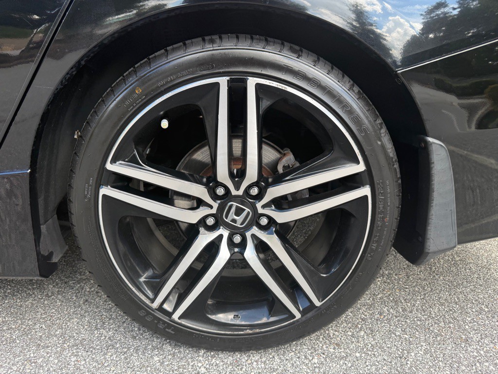 2017 Honda Accord Image 24
