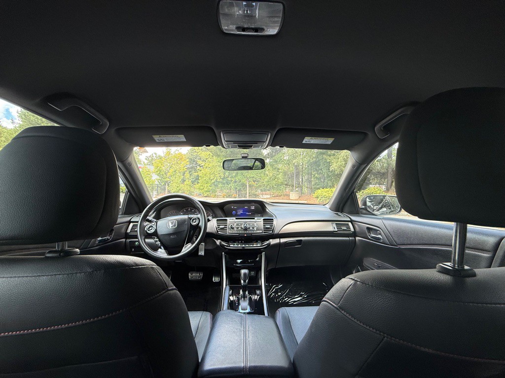 2017 Honda Accord Image 48