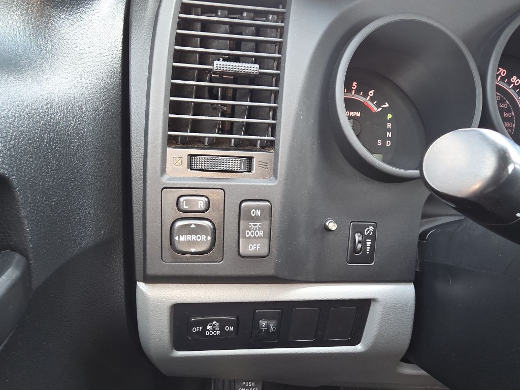 2012 Toyota Tundra Image 31