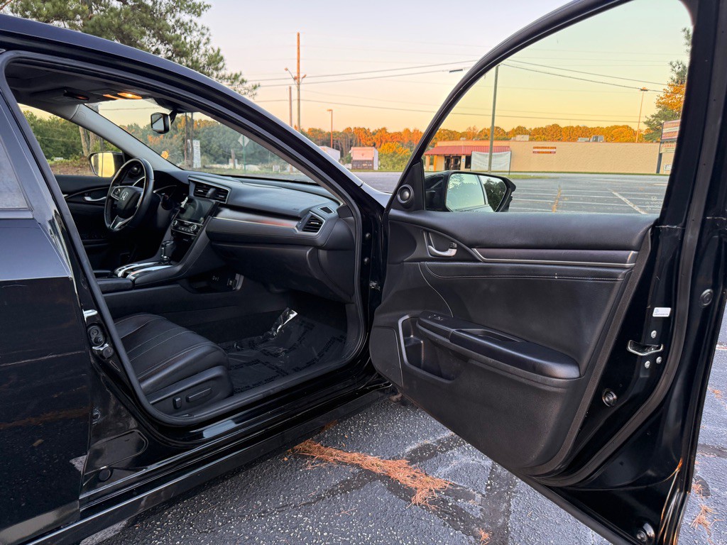 2018 Honda Civic Image 21