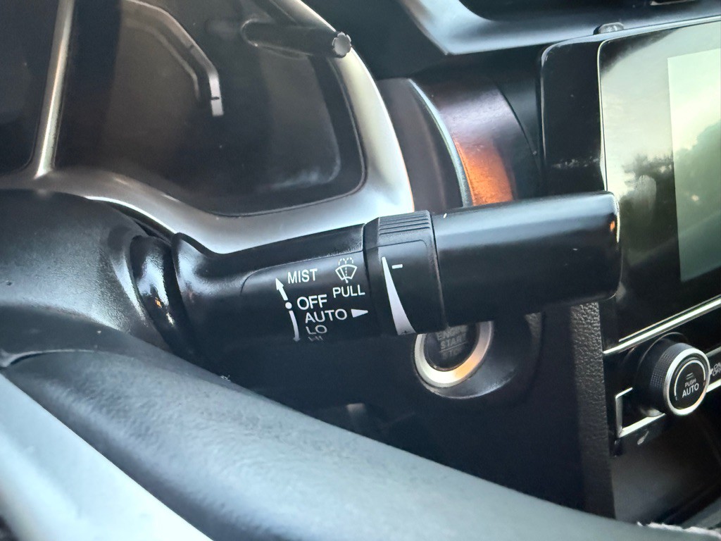 2018 Honda Civic Image 34
