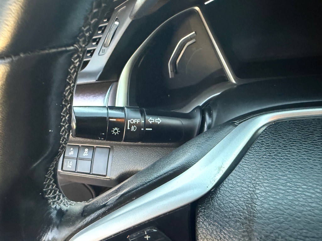 2018 Honda Civic Image 35