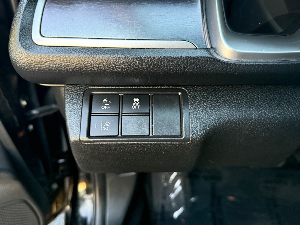 2018 Honda Civic Image 36