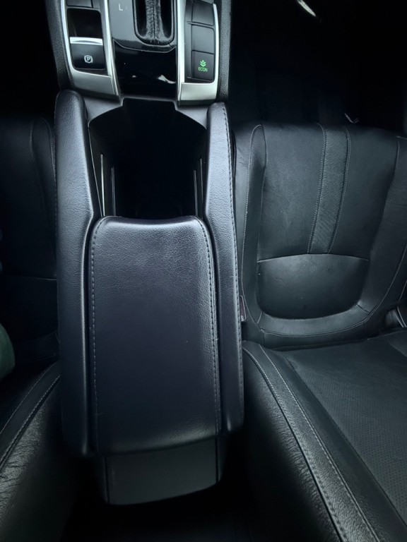 2018 Honda Civic Image 45