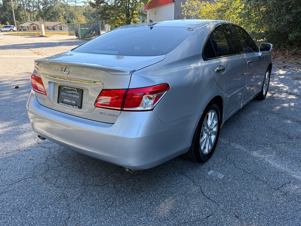 2010 Lexus ES Image 8