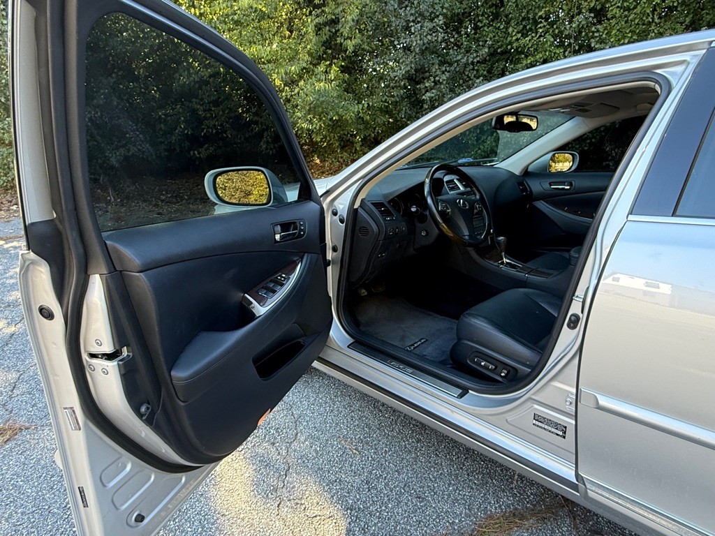 2010 Lexus ES Image 10