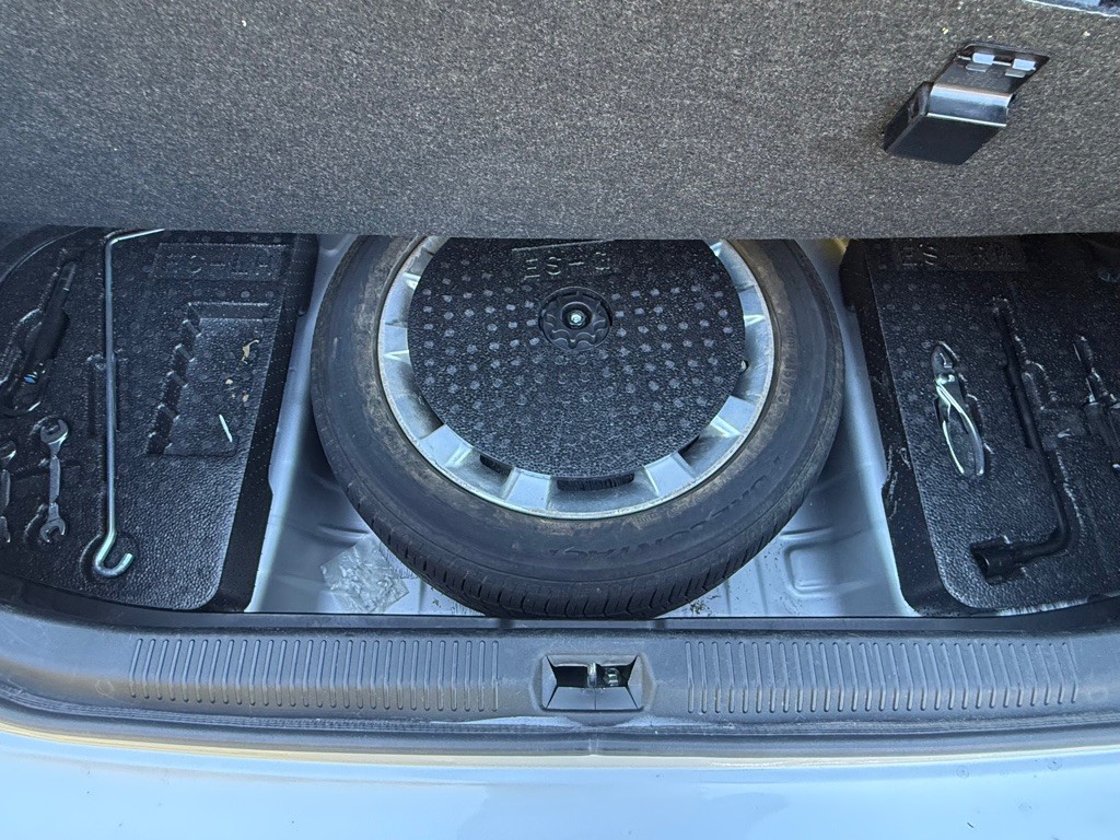 2010 Lexus ES Image 15