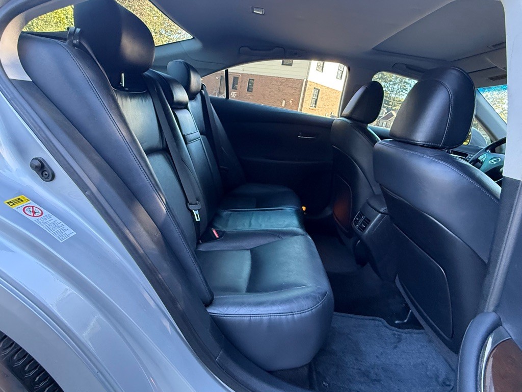 2010 Lexus ES Image 17