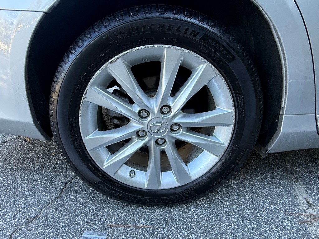 2010 Lexus ES Image 23