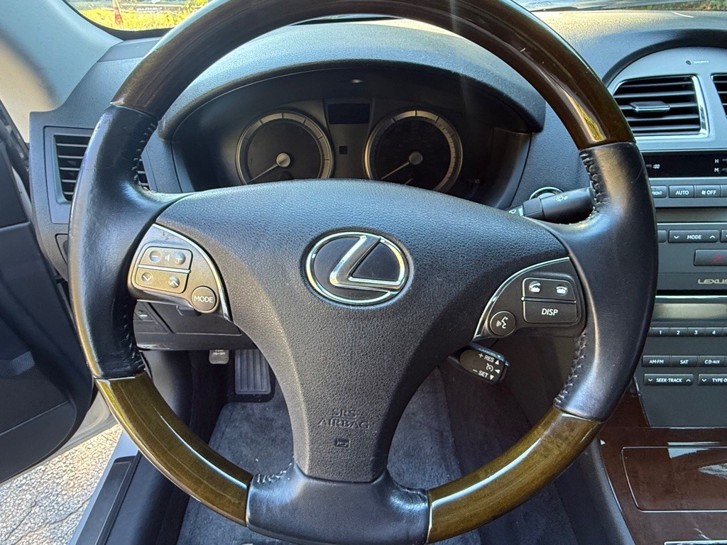 2010 Lexus ES Image 28
