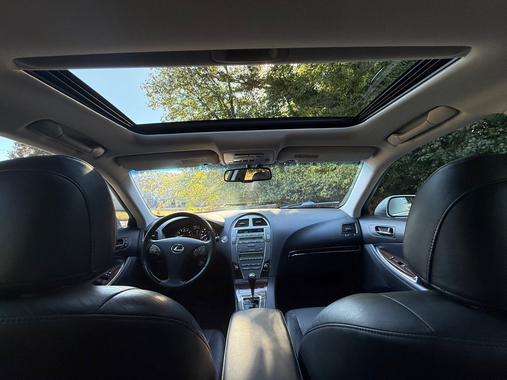 2010 Lexus ES Image 50