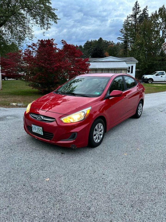 2017 Hyundai Accent Image 3