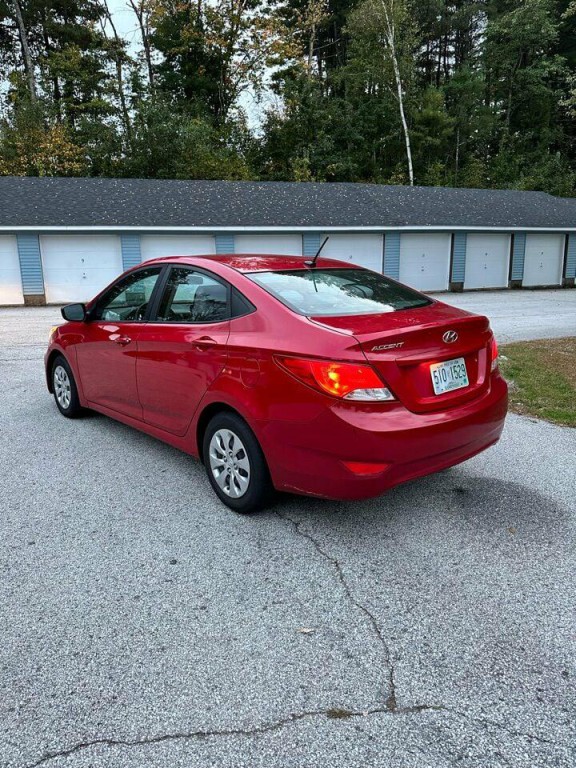 2017 Hyundai Accent Image 4