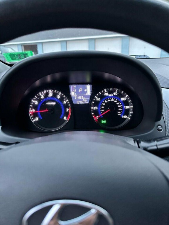 2017 Hyundai Accent Image 5