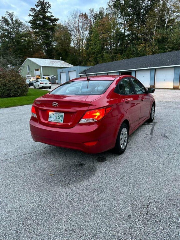 2017 Hyundai Accent Image 8