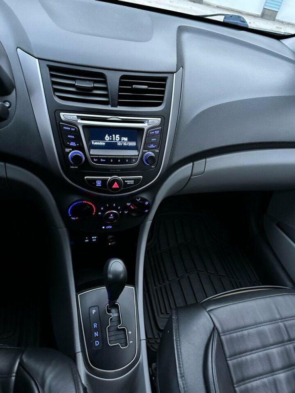 2017 Hyundai Accent Image 11