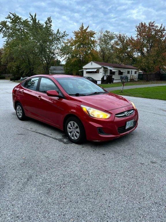 2017 Hyundai Accent Image 12