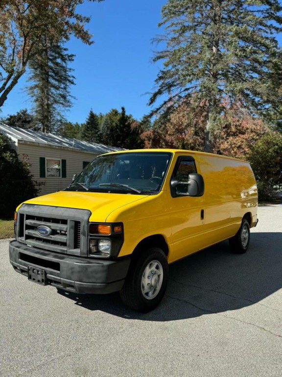 2012 Ford E-series Image 2