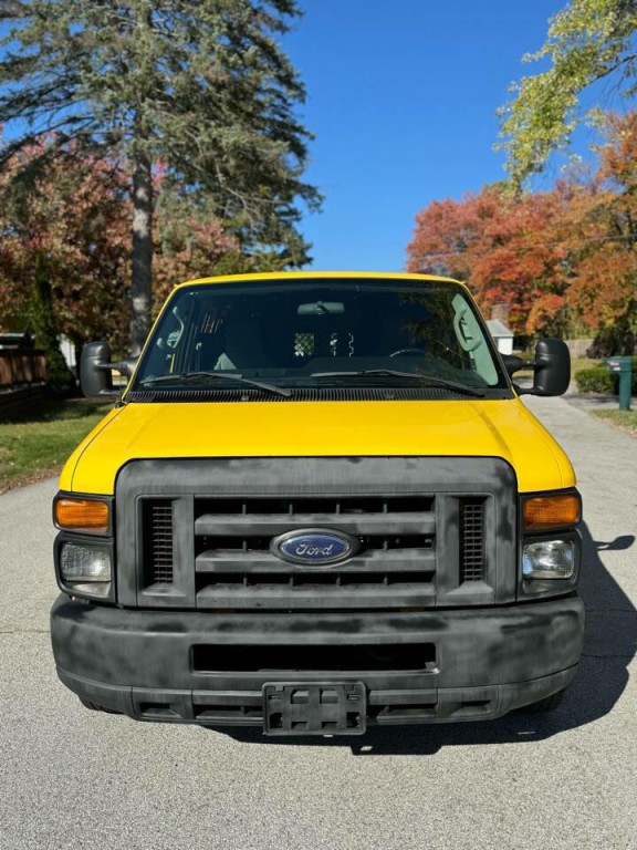 2012 Ford E-series Image 3
