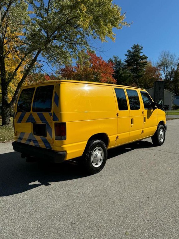 2012 Ford E-series Image 8