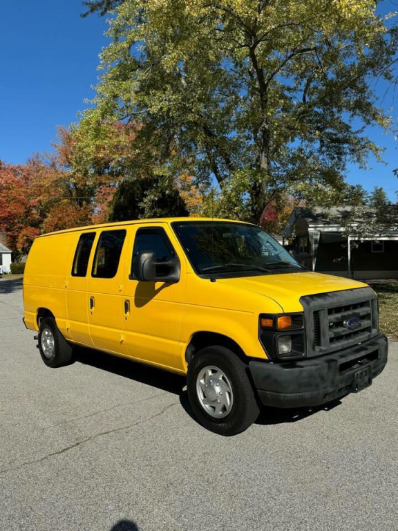 2012 Ford E-series Image 9