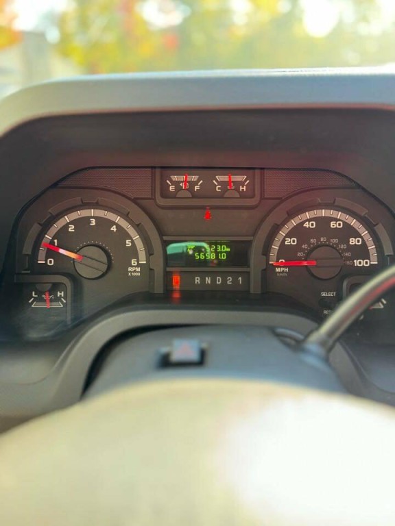 2012 Ford E-series Image 17