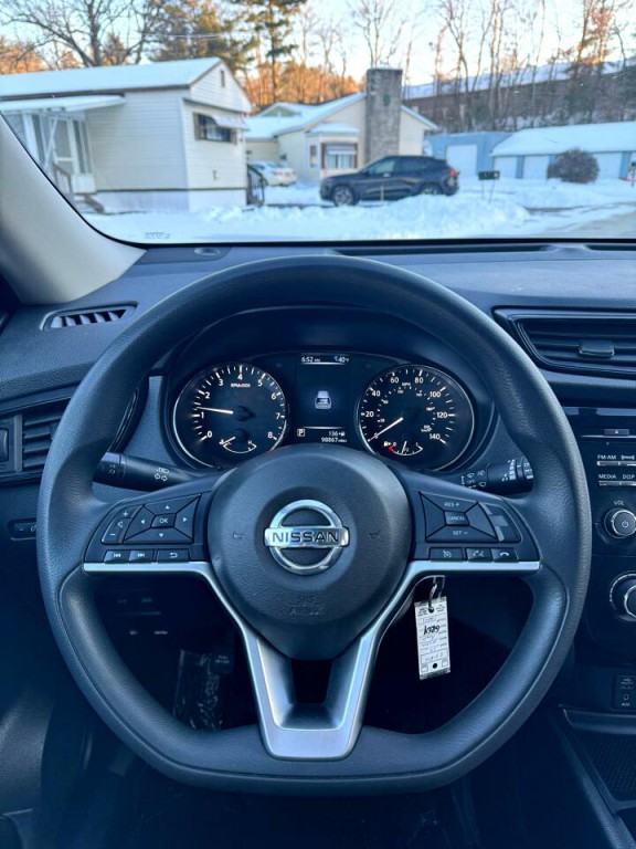 2017 Nissan Rogue Image 9