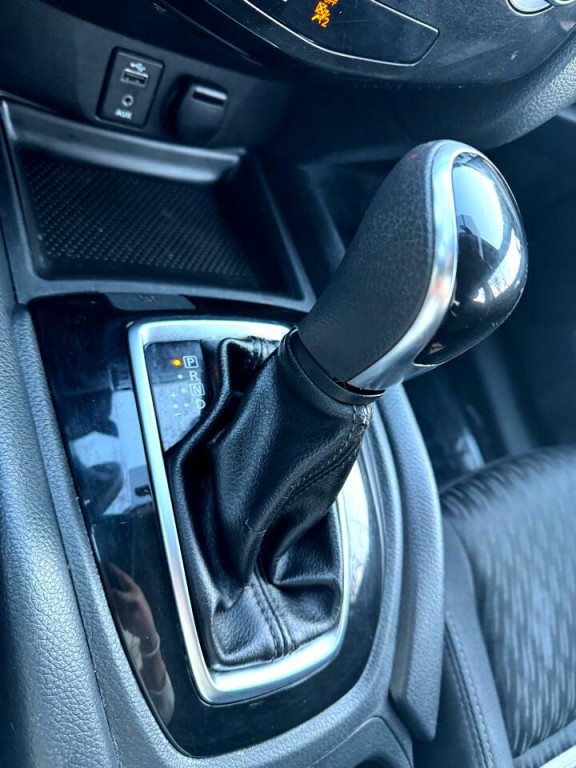 2017 Nissan Rogue Image 10