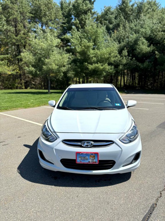 2017 Hyundai Accent Image 2