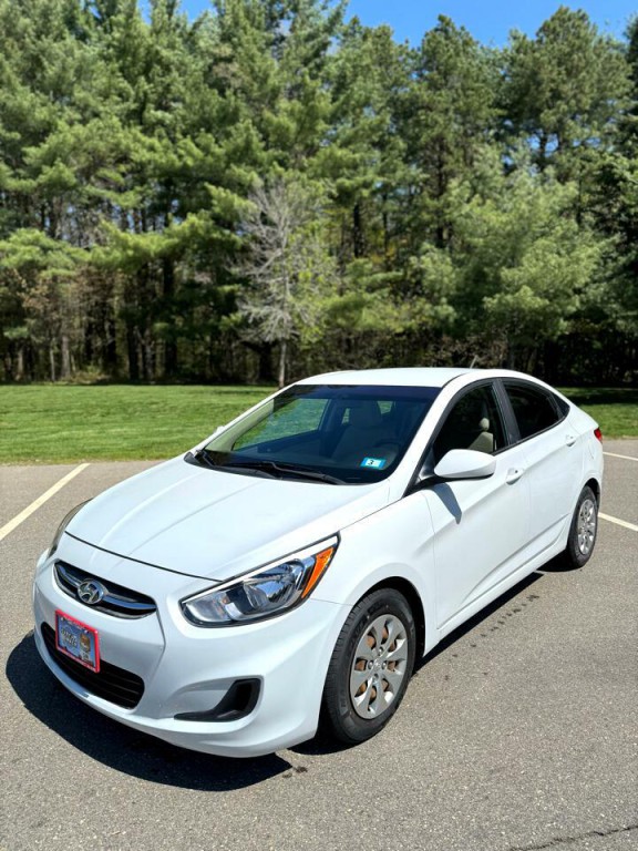 2017 Hyundai Accent Image 3